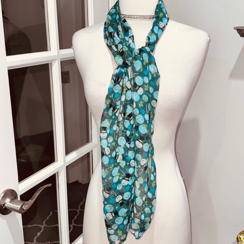 Snowman Themed Green Scarf